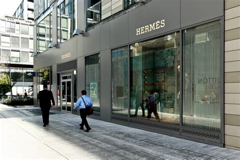 HERMES OPENS DC BOUTIQUE .